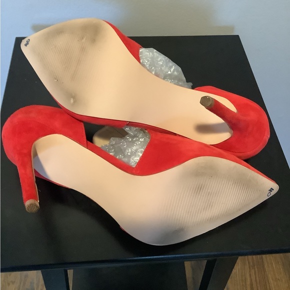Steve Madden Sexy Red Heels - Picture 5 of 6